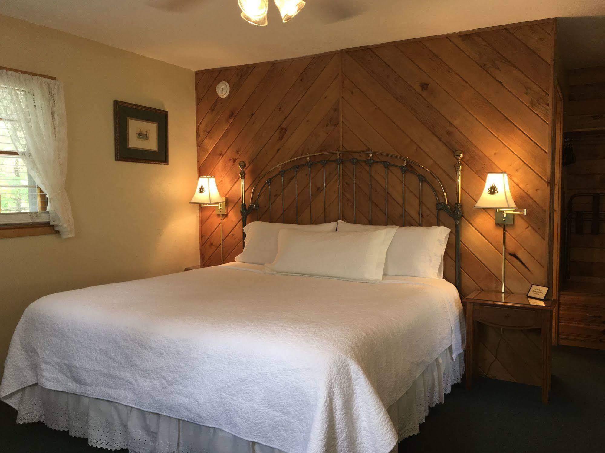 Outpost Inn Highlands Eksteriør billede